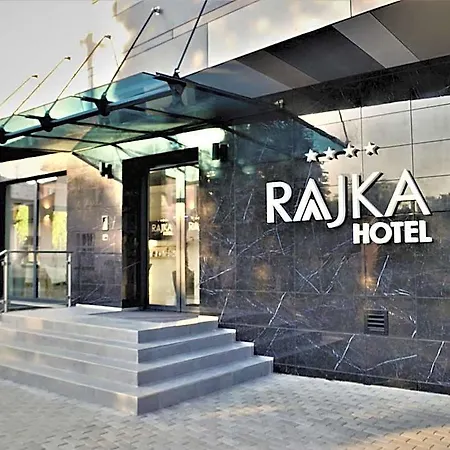 Rajka 4*